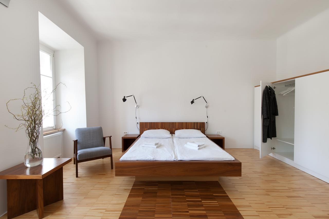 Julija&Robert'S Riverview Apartments And Rooms Ljubljana Exteriör bild